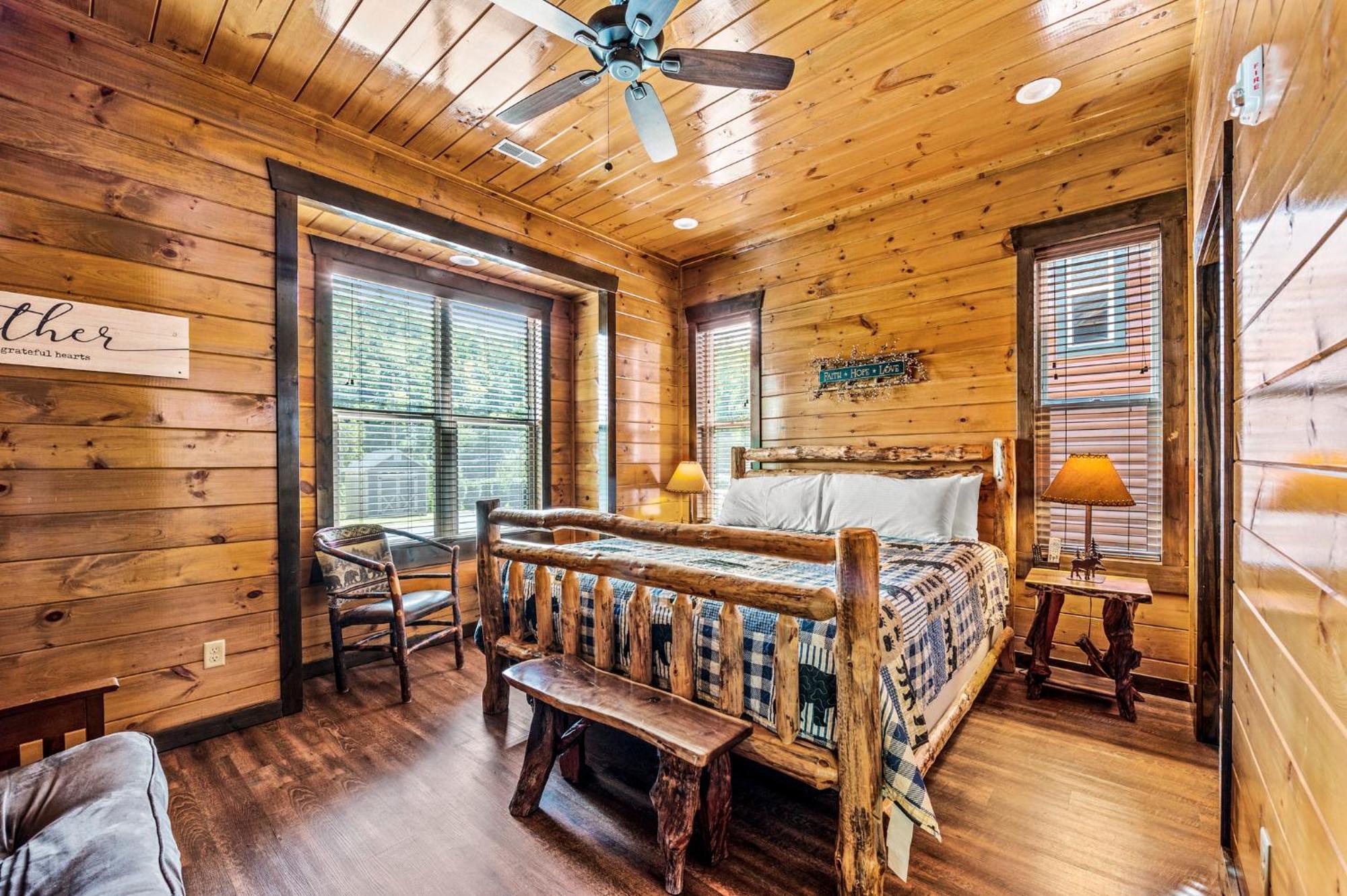 The Mighty Crabapple Manor By Stony Brook Cabins Гатлинбург Экстерьер фото